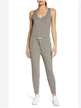 VUORI LUXE HEREM JUMPSUIT SLEEVELESS SIZE LARGE